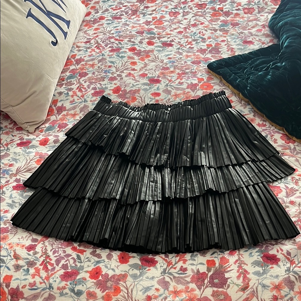 Black faux leather Pleated Skirt